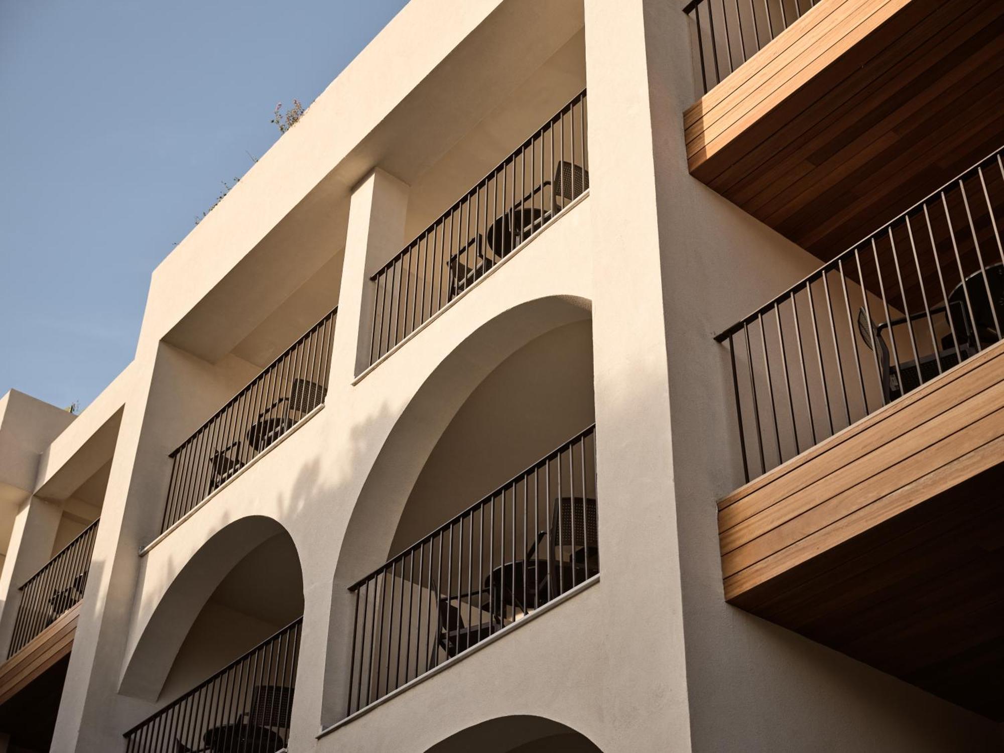 Planos Hotel Exterior photo