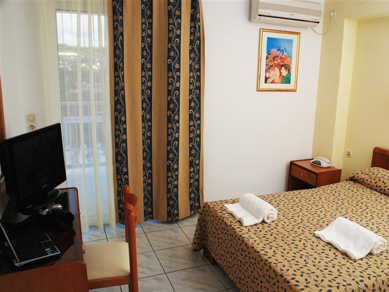 Planos Hotel Exterior photo